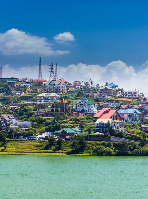 View_of_Nuwara_Eliya_with_Gregory_Lake_b74baea05a